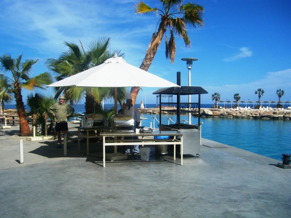 Lunch restaurant at harbour Pickalbatros Citadel Resort