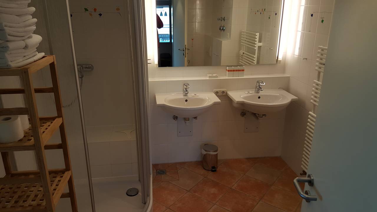 Zimmer Haus Metropol, App 327