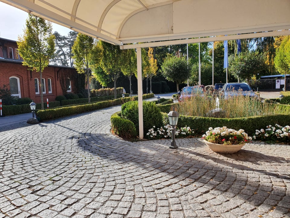 Außenansicht Dorint Herrenkrug Parkhotel Magdeburg