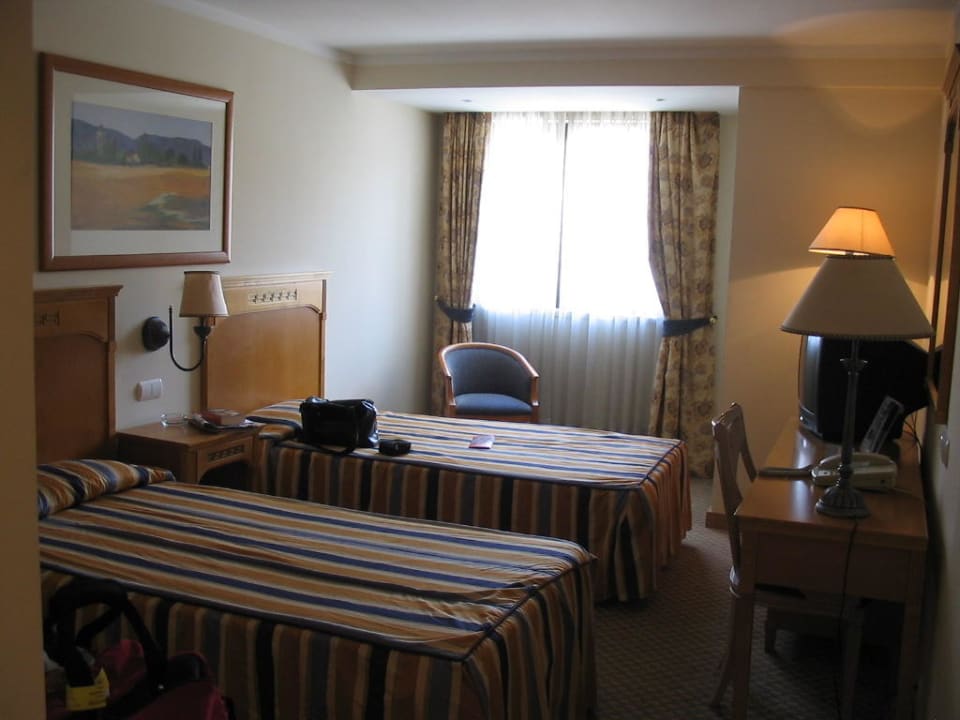 Innenansicht Zimmer Hotel Almirante