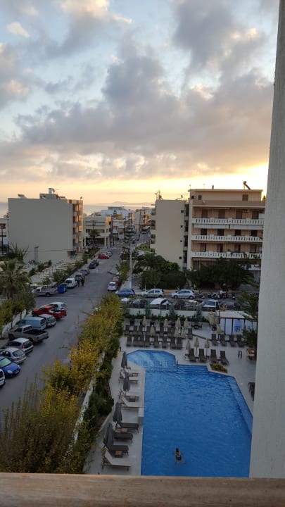 Strand Hotel Theartemis Palace