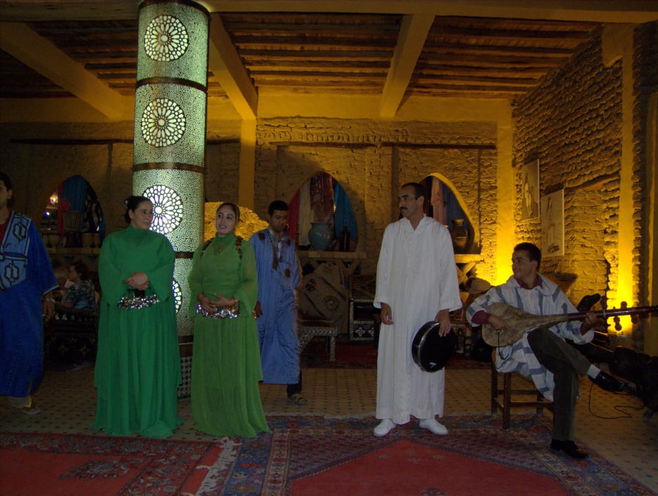 Welcoming committee at "Xaluca", Erfoud Kasbah Hotel Xaluca Arfoud