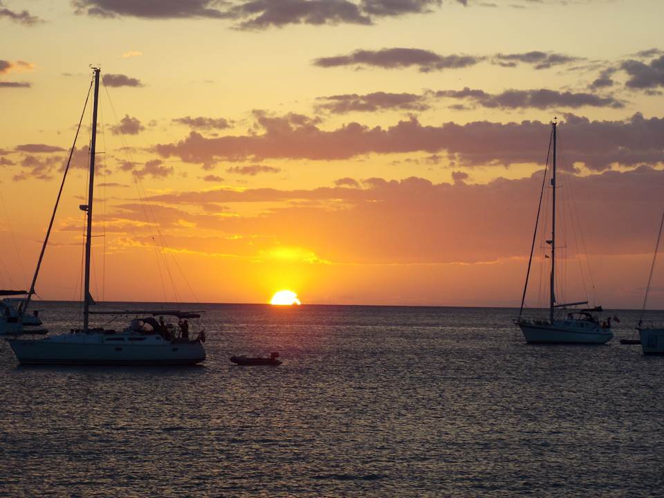 Sonnenuntergang am Stadtstrand Hotel Osiris