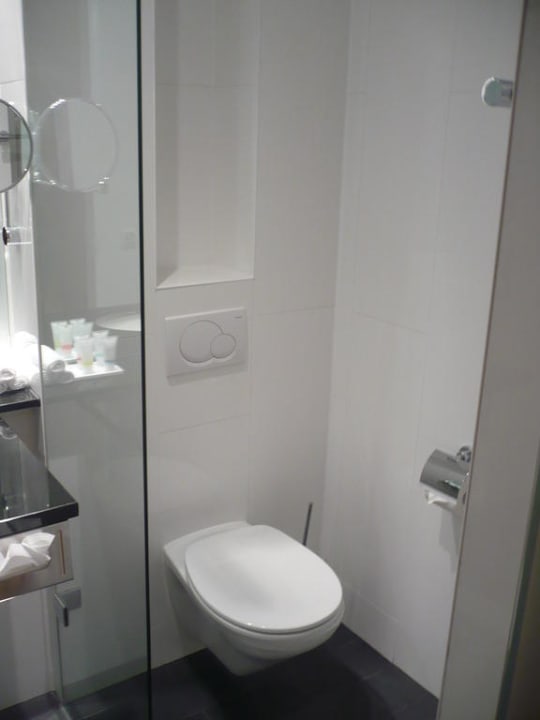 Toilette Four Points by Sheraton Panoramahaus Dornbirn