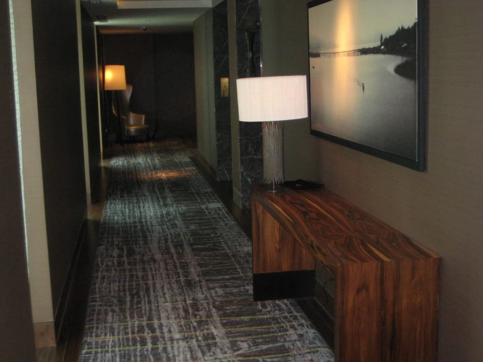 Flur zu den einzelnen Zimmern  Siam Kempinski Hotel Bangkok