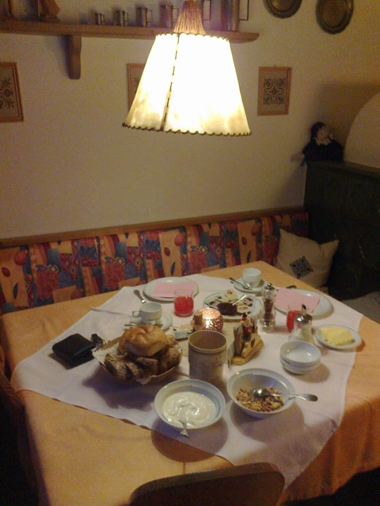 Frühstück im Aufenthaltsraum Pension Magdalena