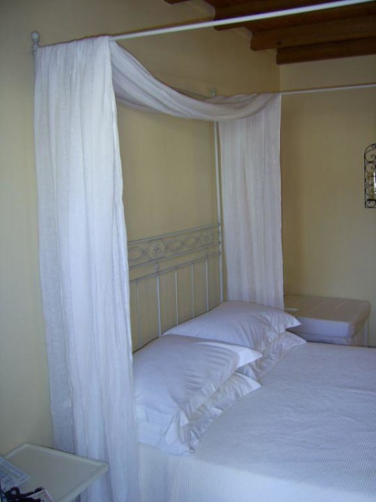 Himmelbett im Village Doryssa Seaside Resort