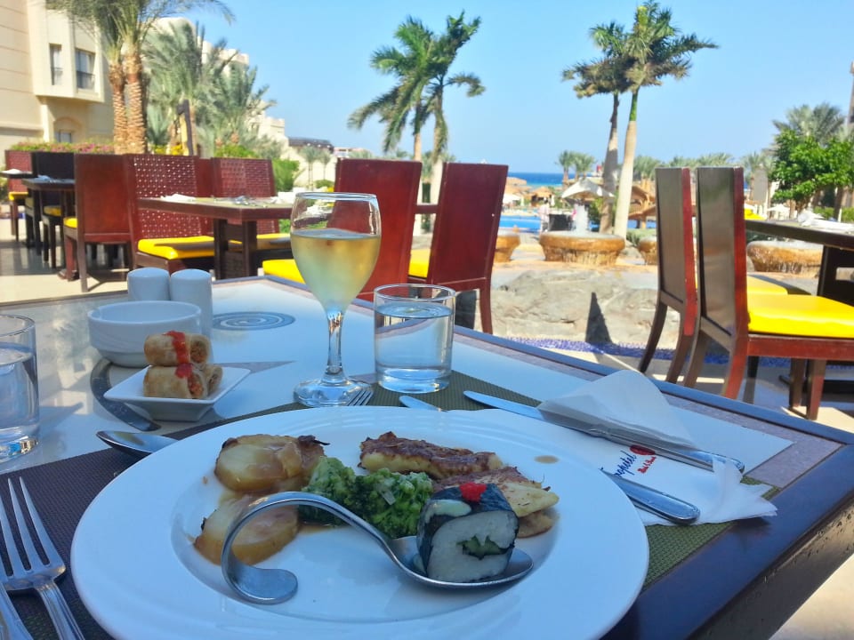 Essen im Hauptrestaurant Tropitel Sahl Hasheesh