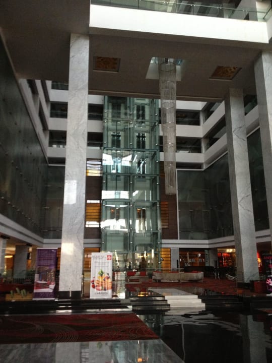 Fahrstuhlblick aus der Lobby Hotel Le Meridien Coimbatore