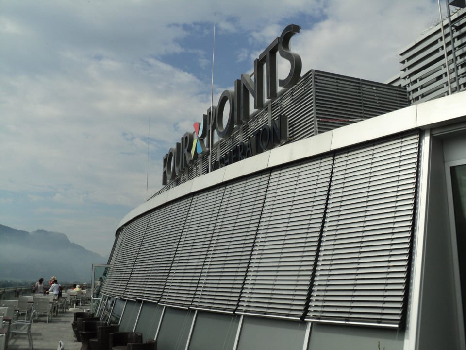 Rundgang auf der Dachterrasse Four Points by Sheraton Panoramahaus Dornbirn