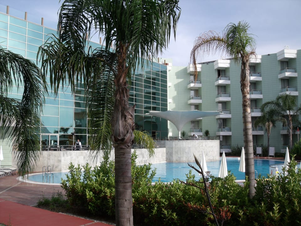 Hotelanlage mit Pool Grand Belish Resort Hotel & Spa