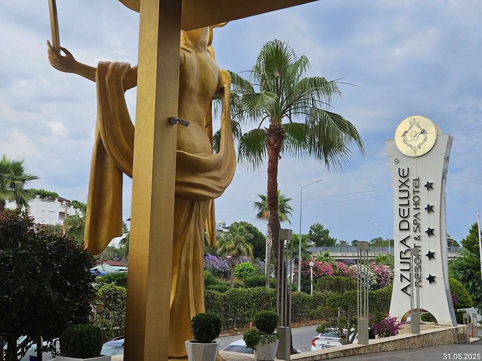 Außenansicht Azura Deluxe Resort & Spa Hotel