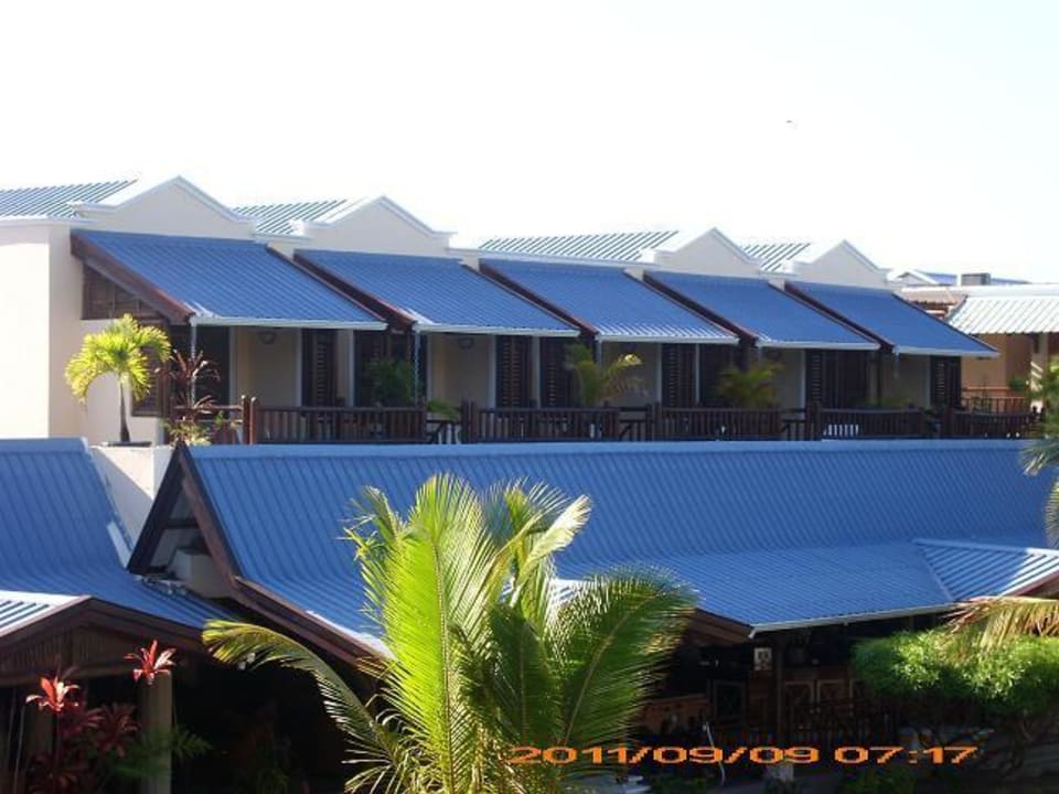 Balkone der Deluxe Zimmer Le Peninsula Bay Beach Resort & Spa