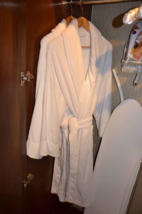 Schrankinhalt Bademantel Shangri-La Hotel, Bangkok