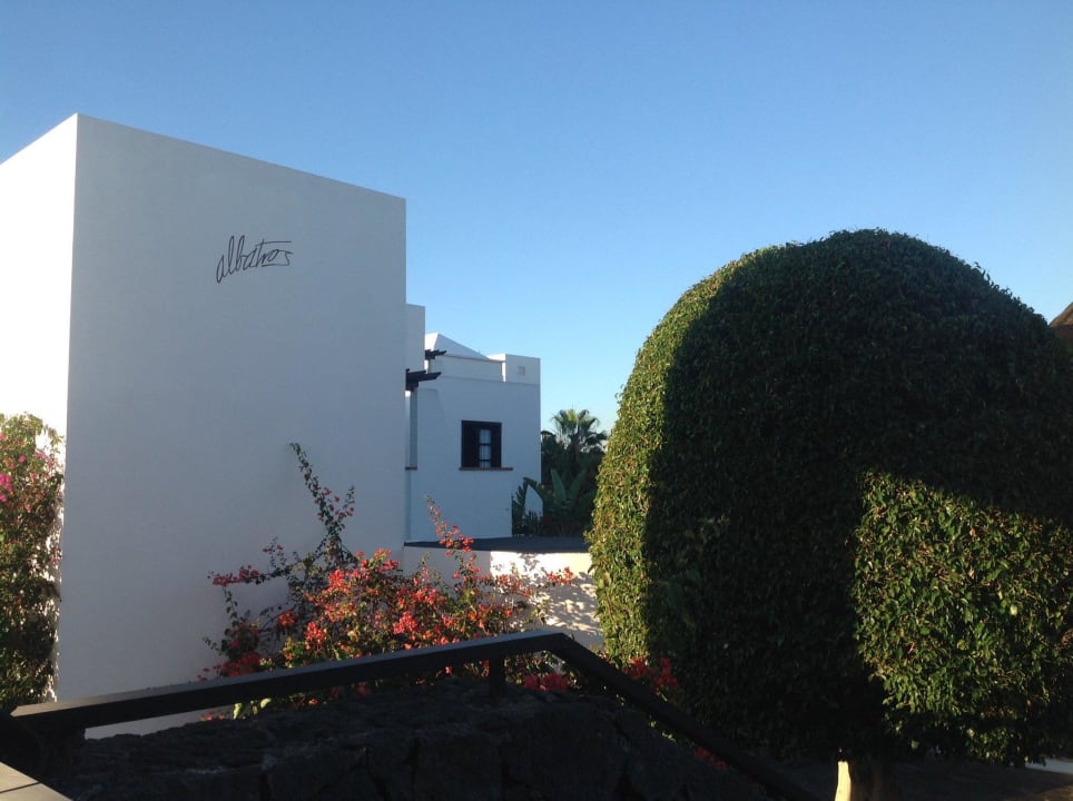 Blick vom Außenbereich des  Restaurant allsun App.-Hotel Albatros