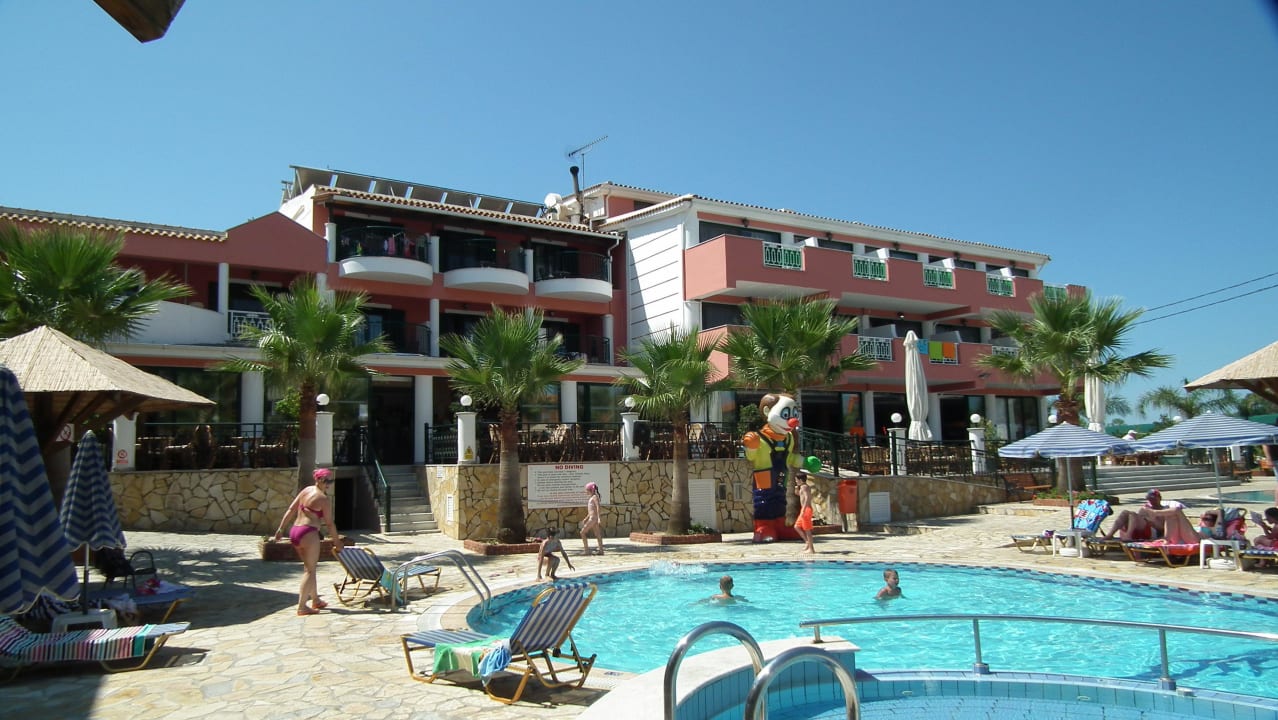 Bar Caretta Beach Resort & WaterPark