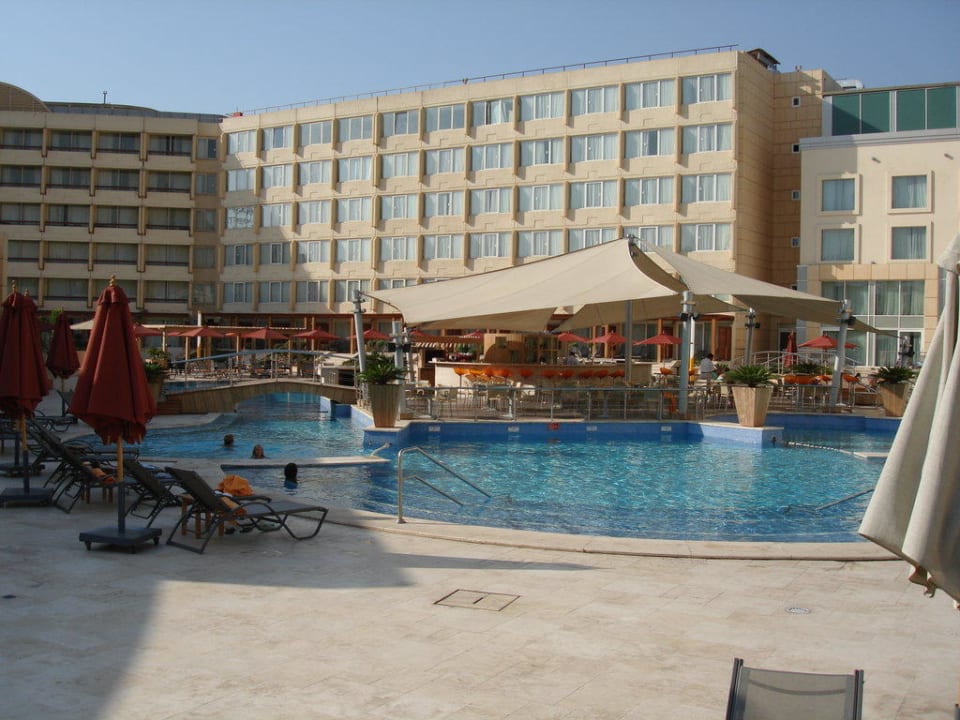 Der etwas ältere Pool Le Meridien Pyramids