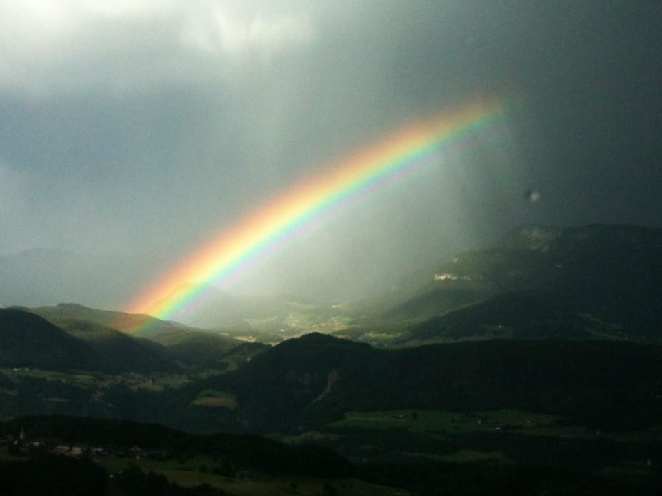 Regenbogen über den Bergen Sporthotel Spögler