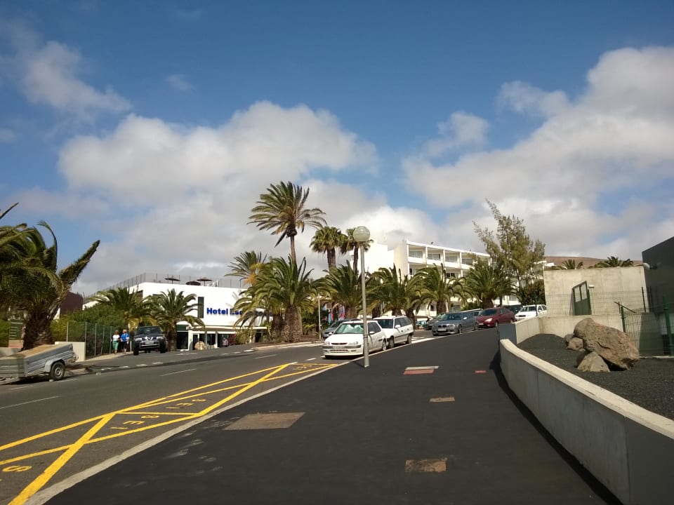 Vor dem Hotel allsun App.-Hotel Esquinzo Beach