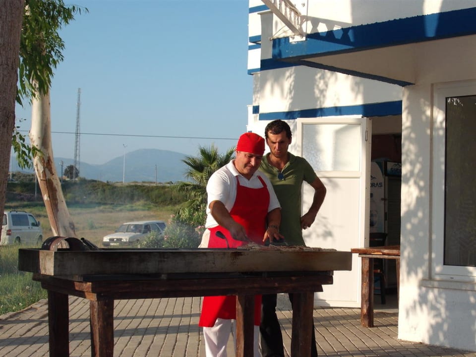 Heute wird gegrillt Skys Hotel