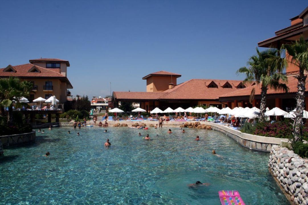 Wave Pool Club Grand Aqua