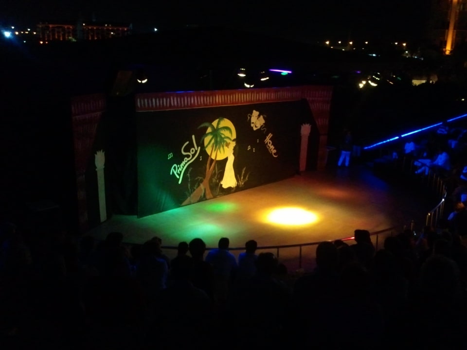 Abendprogramm (Theater) Calimera Hane Garden