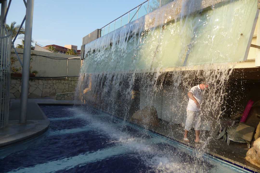 Pool mit Wasserfall Sealife Buket Resort & Beach
