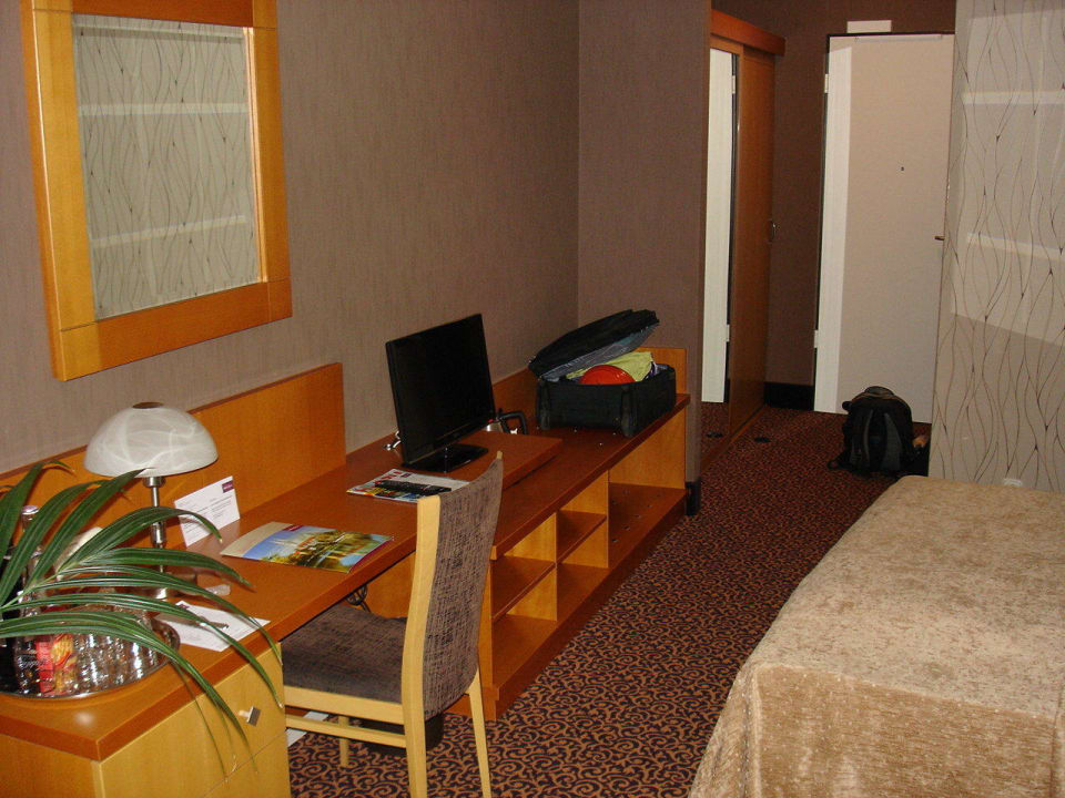 Arbeitsplatz und Fernsehen Parkhotel Görlitz