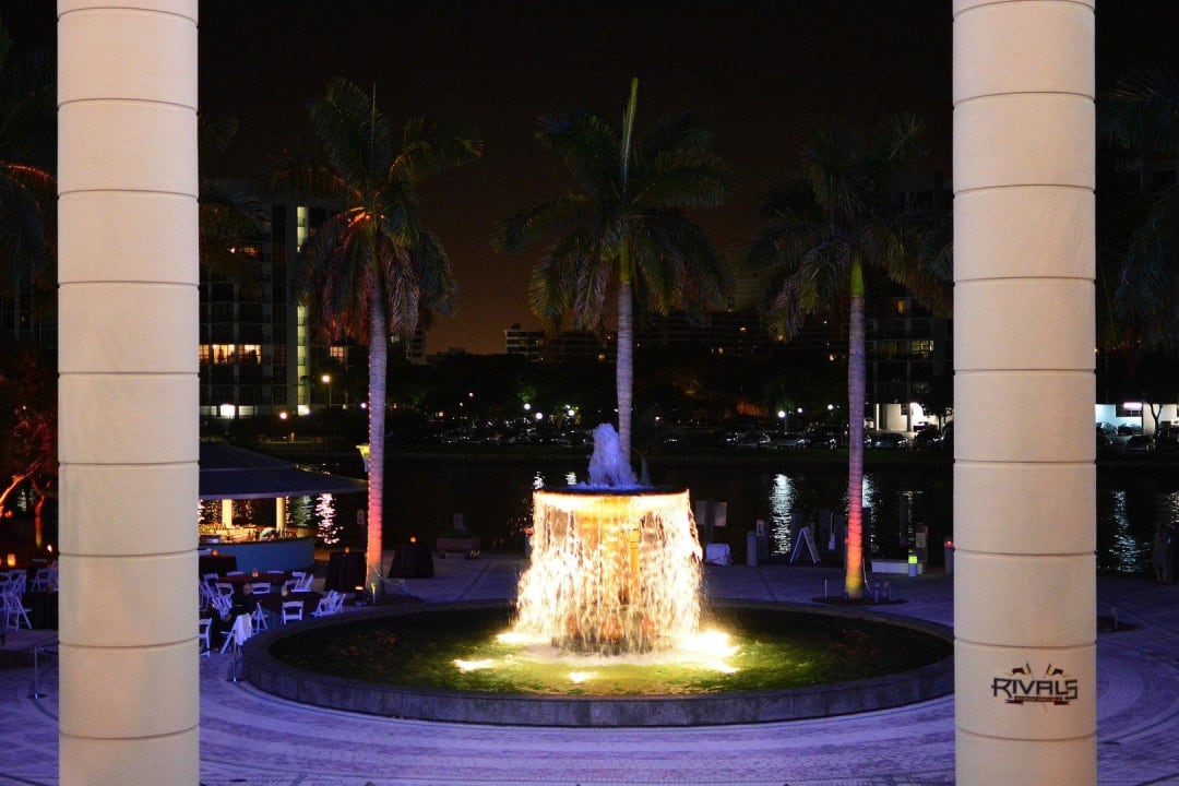 Springbrunnen bei der Anlagestelle Diplomat Resort & Spa Hollywood, Curio Collection by Hilton