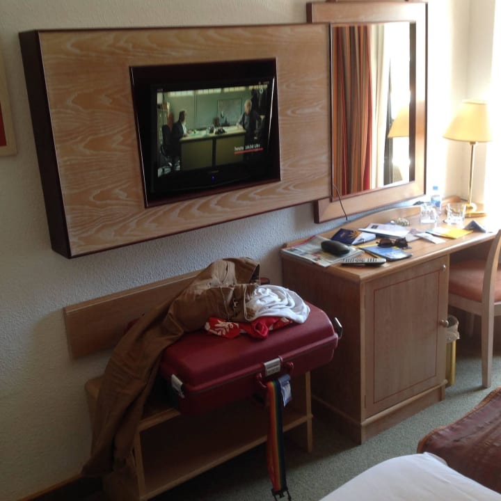 TV mit Schreibtisch allsun Hotel Sumba