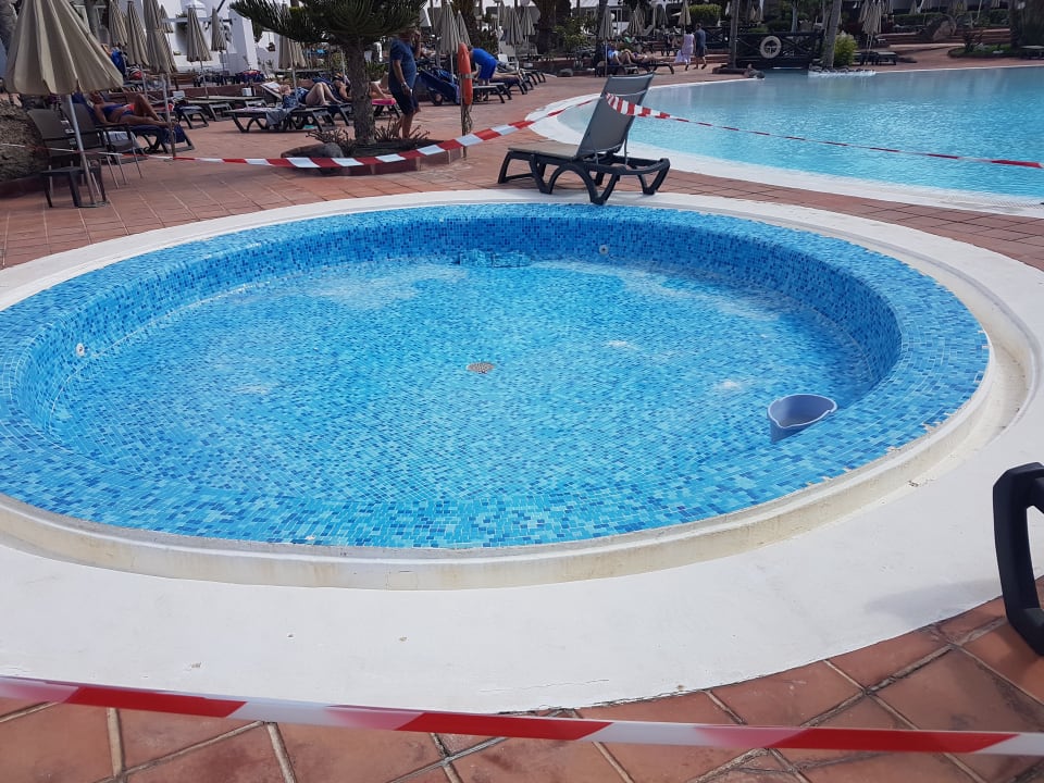 Pool seit 1 Woche nicht nutzbar.  H10 Timanfaya Palace - Adults only