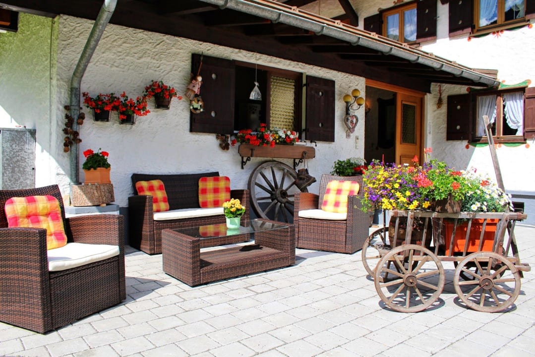 Vor dem Haus  Gatterhof