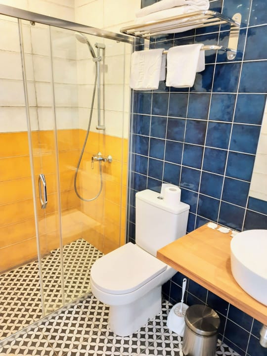 Zimmer Partner Guest House Baseina Street