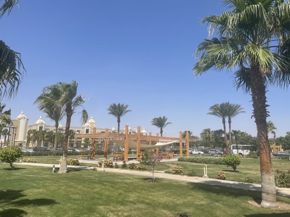 Gartenanlage Hotel Titanic Palace
