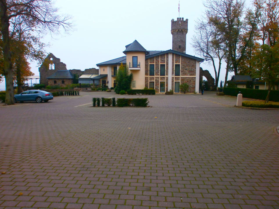 Innenhof Relais & Châteaux Hotel Burg Schwarzenstein
