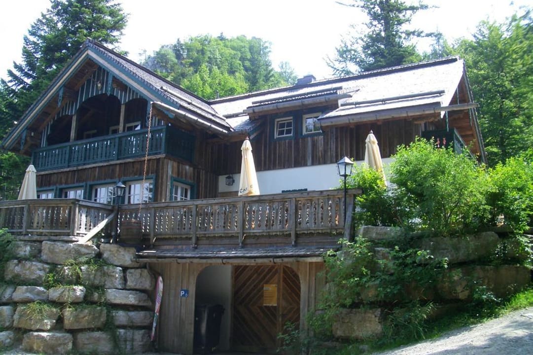 Blick vom Parkplatz aus Forsthaus Wartenfels