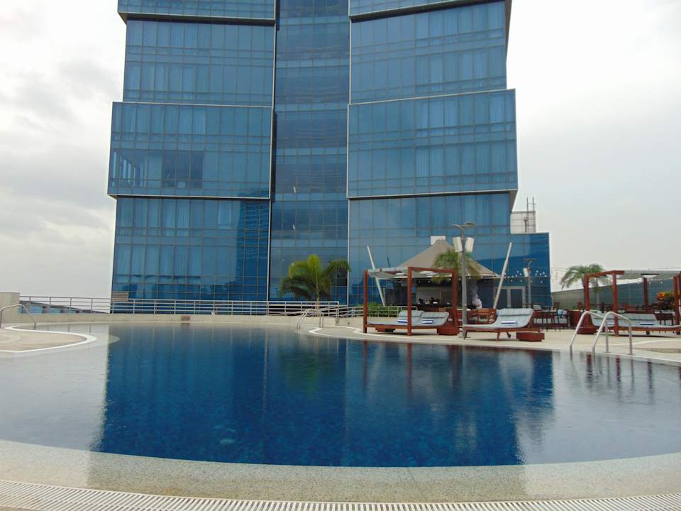 Pool InterContinental Luanda Miramar by IHG