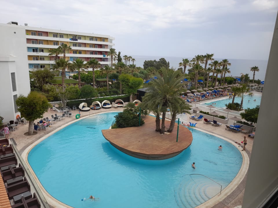 Pool Esperides Beach Resort