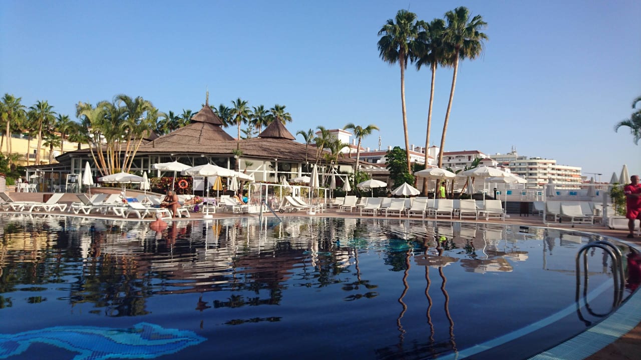 Ruhepool mit angrenzendem Poolrestaurant Landmar Playa La Arena