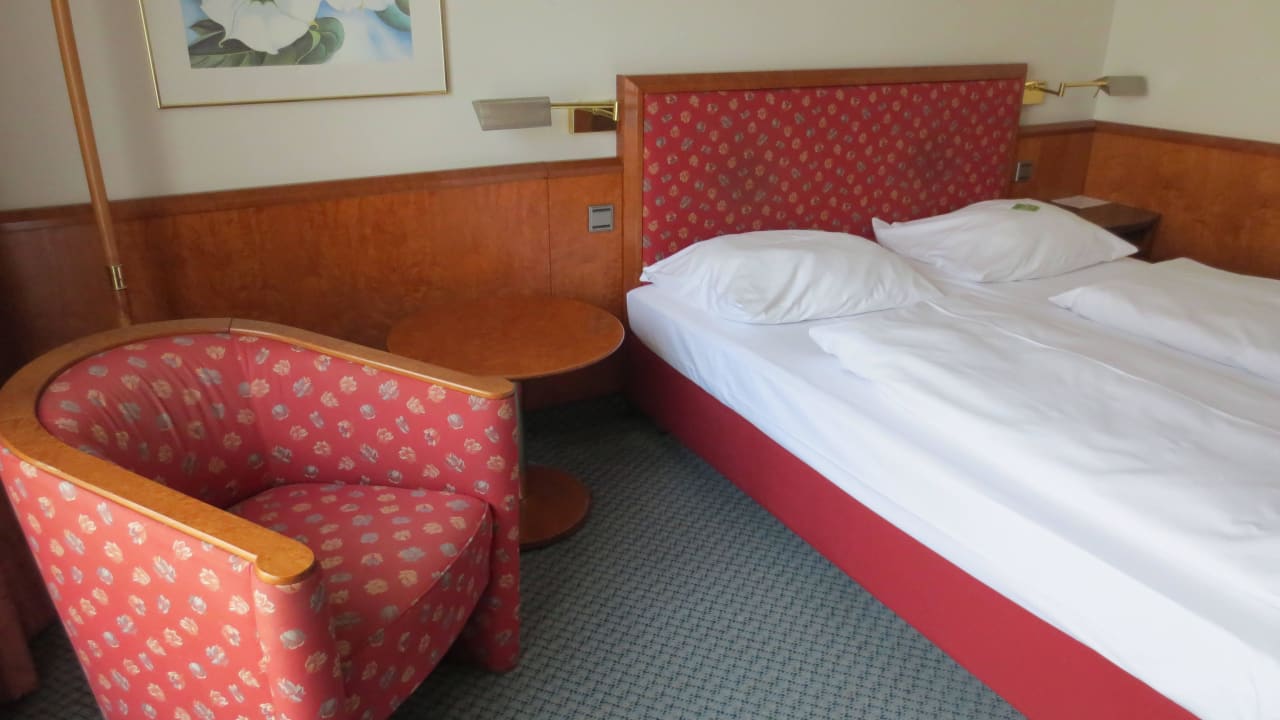Blick ins zimmer Seminaris Hotel Leipzig