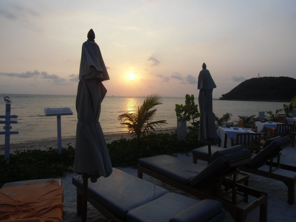 Sonnenuntergang am Hotel-Strand Hotel Mai Samui Beach Resort & Spa