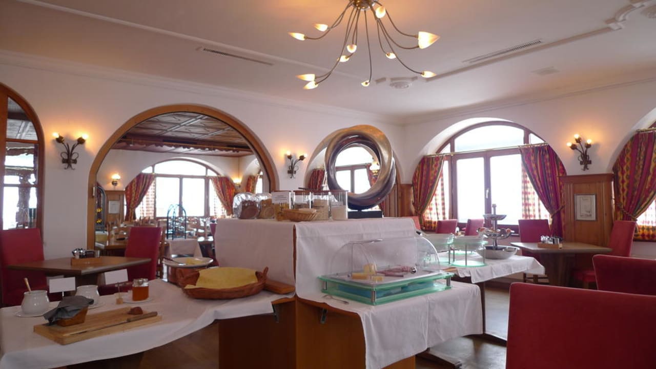 Frühstück am Morgen Hotel Fidazerhof