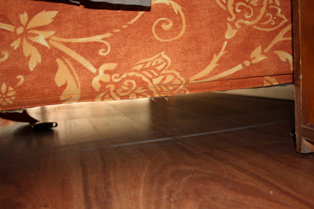 Staub und Haare unterm Sofa Ole Tropical Tenerife