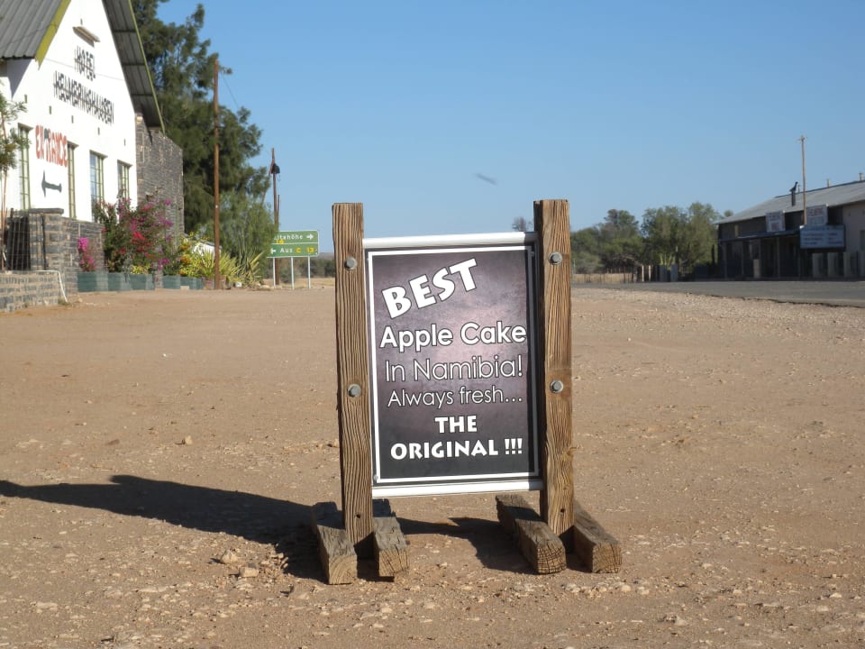 Nicht viel los auf der Straße Hotel Helmeringhausen