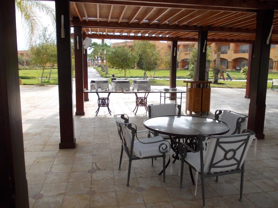 Spätaufsteherfrühstück in der Nähe der Poolbar Jaz Grand Marsa