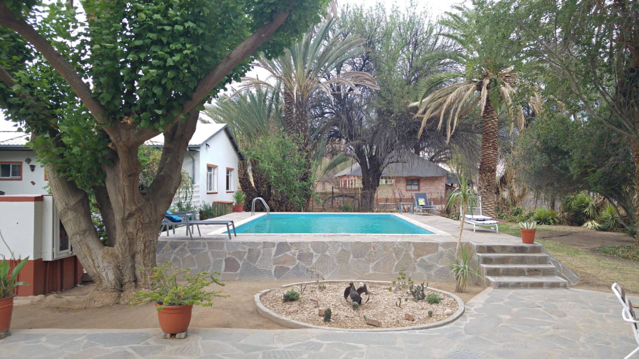 Pool und Gartenanlage Omaruru Guesthouse