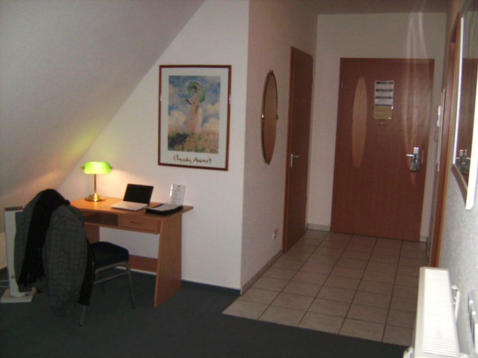 Schreibtisch und Flur Frau Holle-Land-Hotel