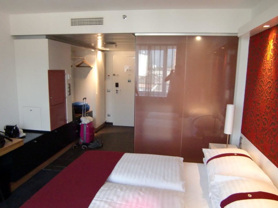 Blick aufs Badezimmer voco Villach