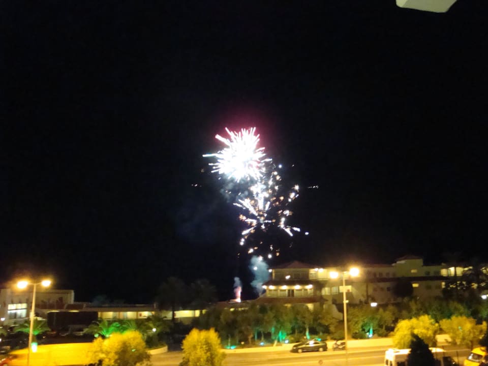 Nach dem griechischen Abend ein super Feuerwerk er Rodos Princess Beach Hotel & Spa