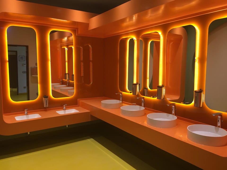 Sanitäranlagen im Aquapark The Land of Legends Kingdom Hotel